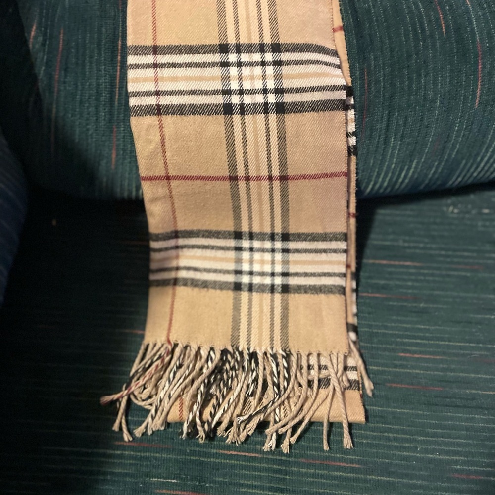 Women’s Plaid Scarf Fringe.